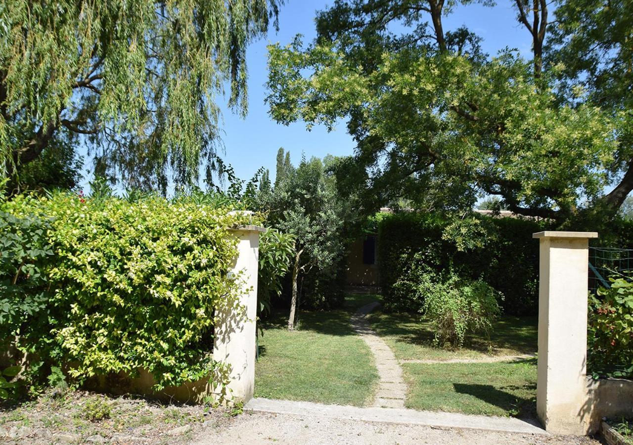 La Maison Des Invites Pernes-les-Fontaines Exterior photo